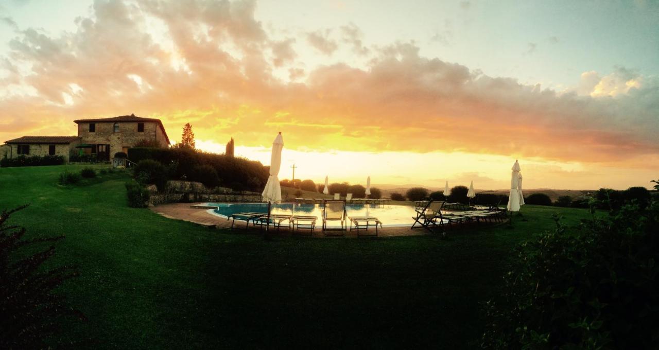Agriturismo Fattoria Di Corsano Corsano  ภายนอก รูปภาพ
